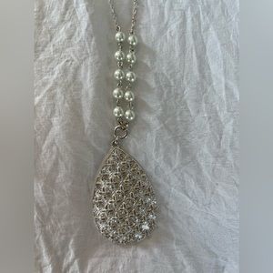 White House Black Market pearl, jewel and silver toned necklace